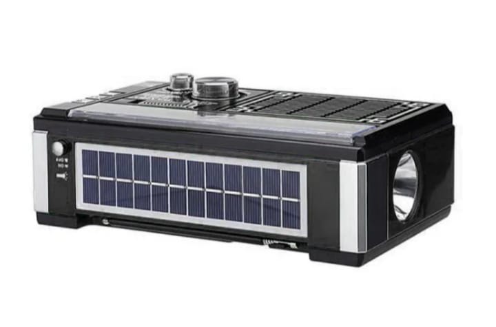 Radio Solar Vintage 📻☀️ | Nostalgia y Conexión Sin Límites